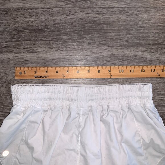 Womens Lululemon Hotty Hot Shorts 2" Inseam Sz. 8 - Picture 3 of 7
